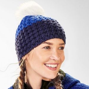 Fabletics Chunky Pom Beanie